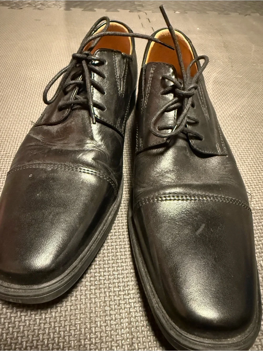 Clarks Men's Black Leather Lace-Up Oxfords